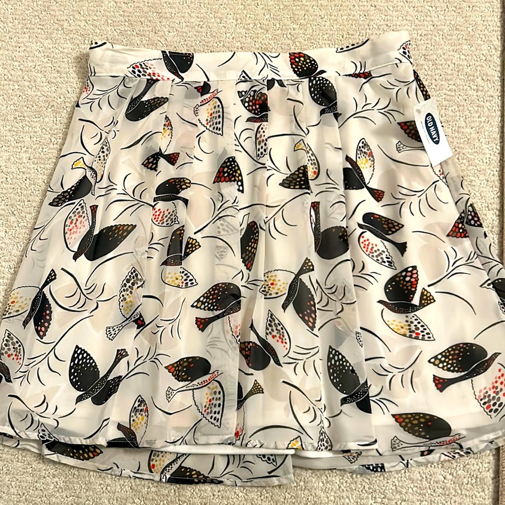 Old Navy Women’s pleated skirt. Lined. Sz Small. Polyester